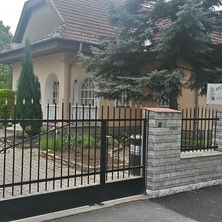 Hôtel Ezust Fenyo Vendeghaz à Siófok Extérieur photo